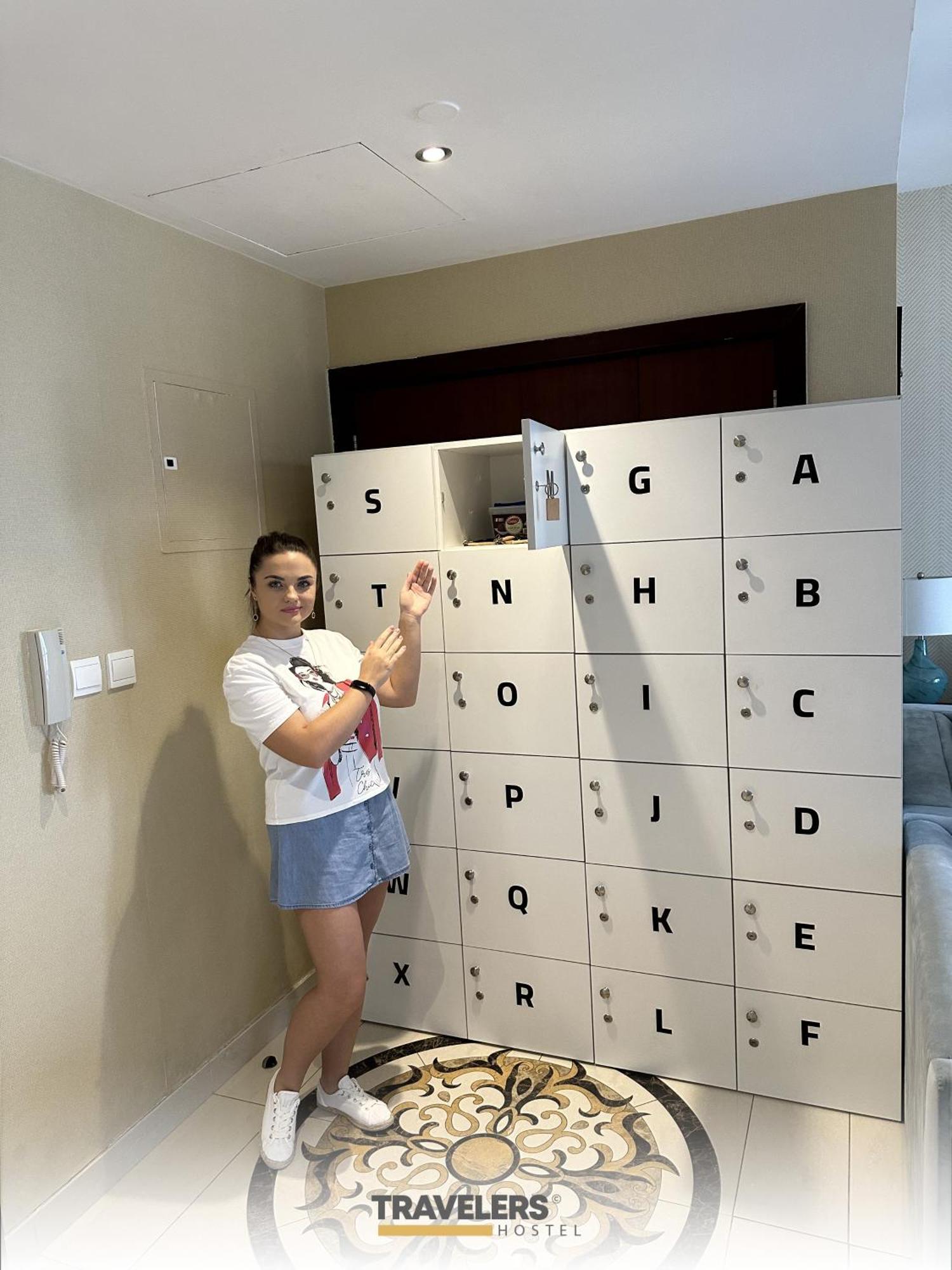 Travelers - Dubai Marina Hostel Екстериор снимка