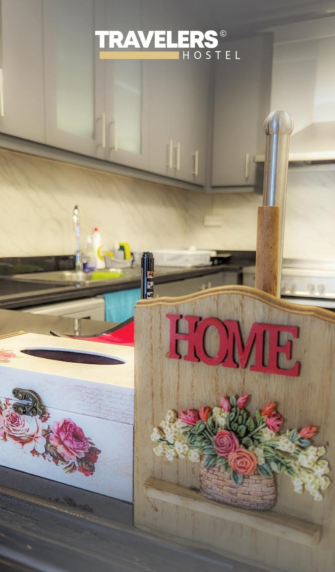 Travelers - Dubai Marina Hostel Екстериор снимка