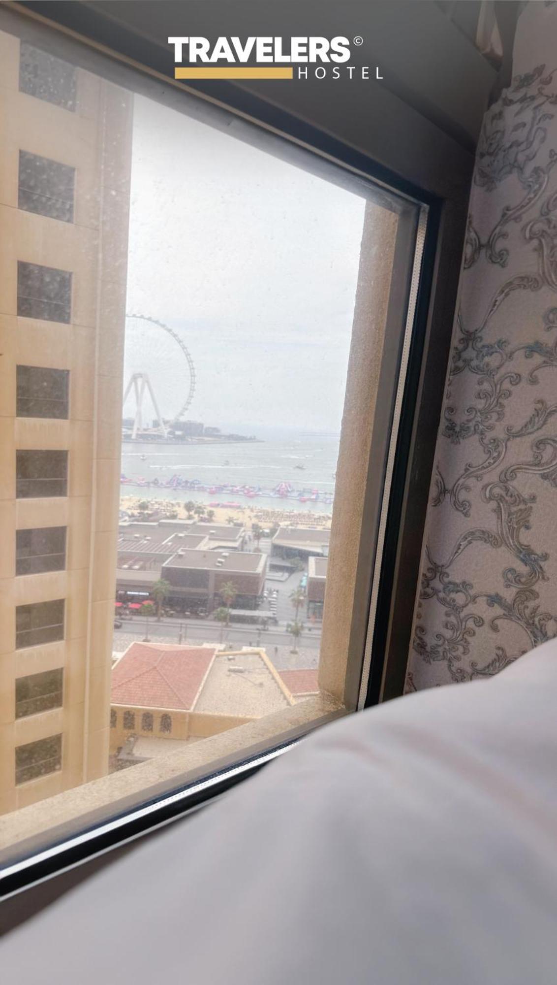 Travelers - Dubai Marina Hostel Екстериор снимка