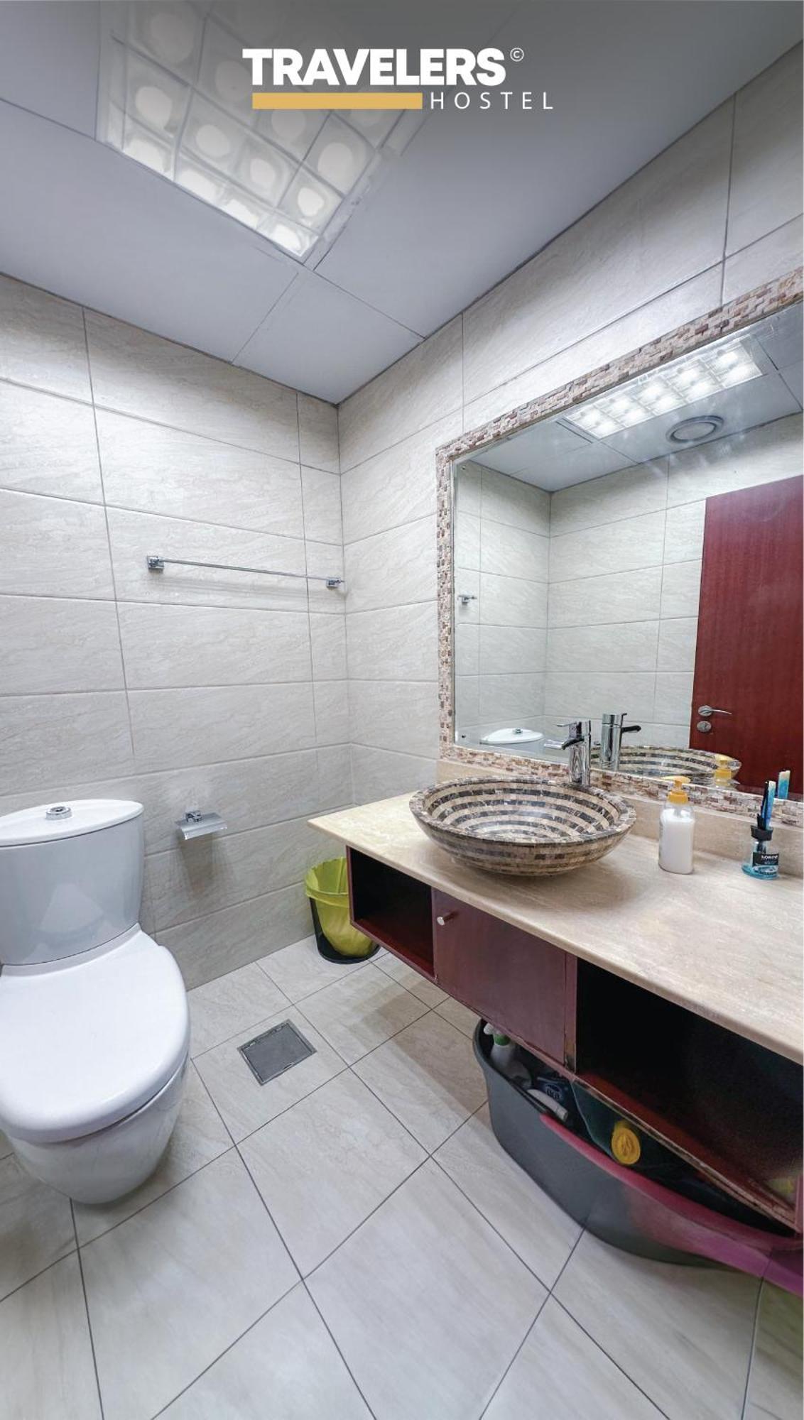 Travelers - Dubai Marina Hostel Екстериор снимка